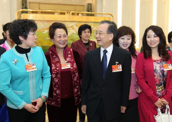 (110308) -- BEIJING, March 8, 2011 (xinhua) -- Chinese Premier Wen Jiabao, who is also a member of the Standing Committee of the Political Bureau of the Communist Party of China (CPC) Central Committee, joins a panel discussion with deputies to the Fourth Session of the 11th National People's Congress (NPC) from northeast China's Jilin Province in Beijing, capital of China, March 8, 2011.      (Xinhua/Pang Xinglei)    (zhs) 