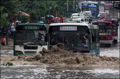 贵州25县市114乡镇遭暴雨袭击 8万人受灾